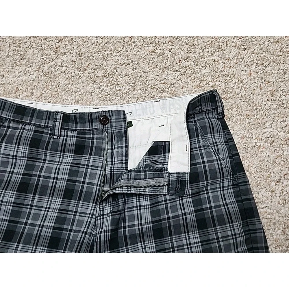 Eddie Bauer Legend Wash 38x10 Gray Black Plaid Chino Shorts 100%‎ Cotton